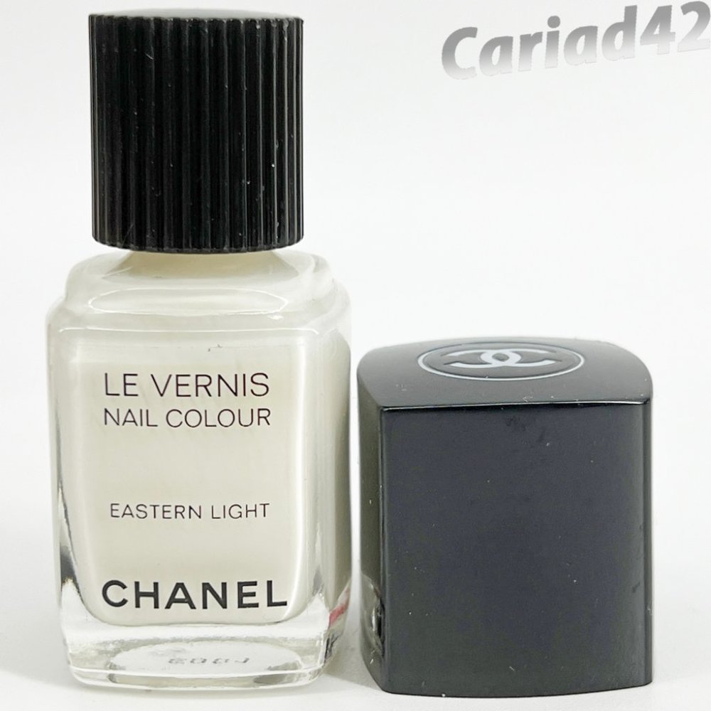 Chanel Le Vernis 613 Eastern Light Nail Color (0.4oz)